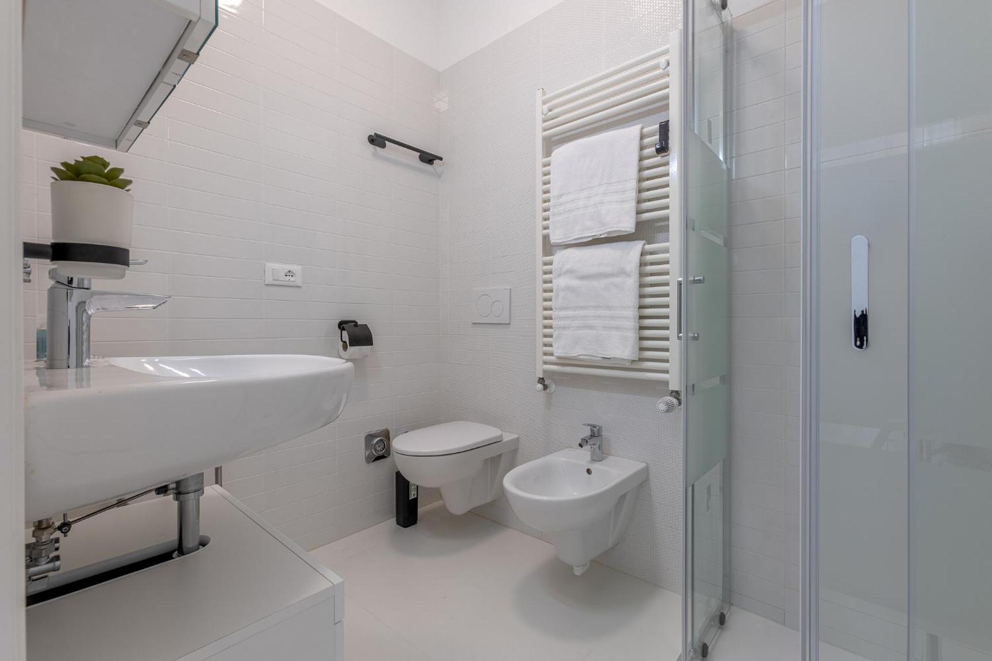 Academy Of Fine Arts -Modern Apt. With Balcony! Bologna Exterior photo