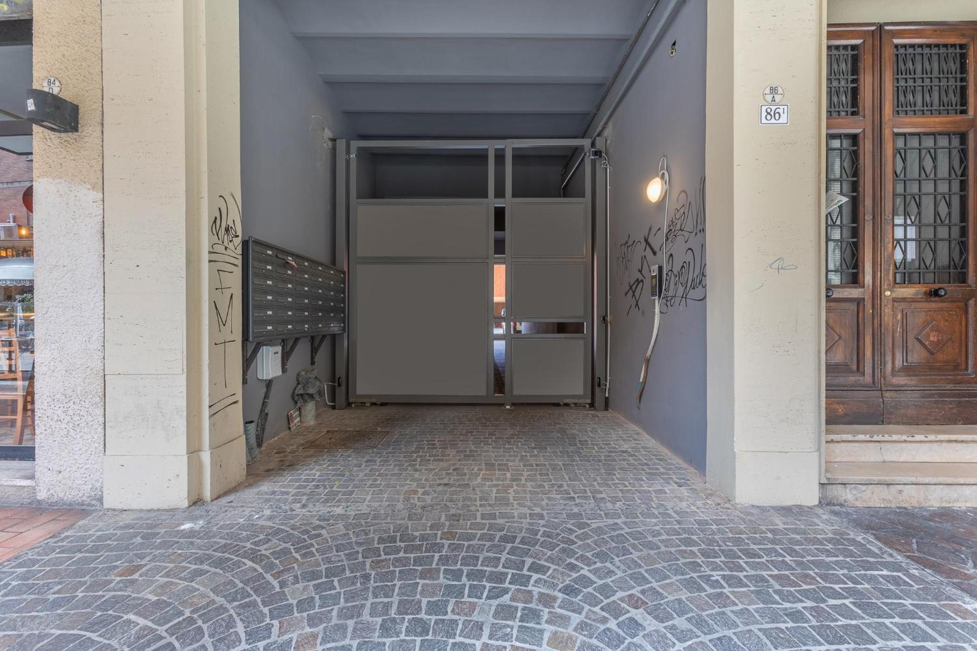 Academy Of Fine Arts -Modern Apt. With Balcony! Bologna Exterior photo